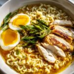 Feuriges Chicken Ramen: Feurig & Cremig mit Knoblauchsoße genießen