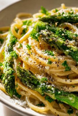 Leckere Spargel Pasta mit grünem Spargel - schnell & einfach!