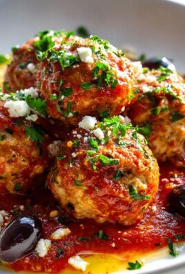 One Pot Griechische Hähnchenfleischbällchen mit Tomatensauce